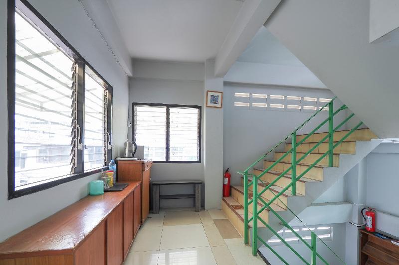 OYO 471 Sunshine Apartment - image 7