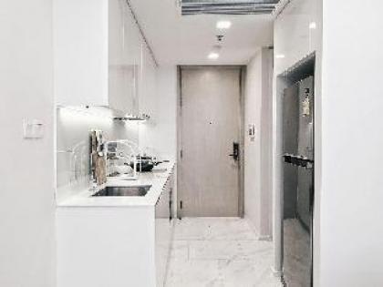 PURE 1 BR HIGH CLASS CONDO@NANA - image 9