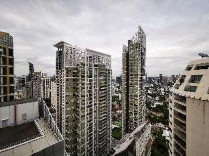 Net red infinity pool top apartment high-rise - image 1