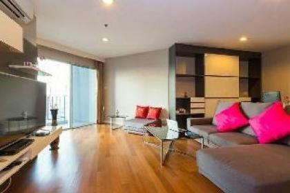 Superior apartment CBD subway three bedrooms - image 2