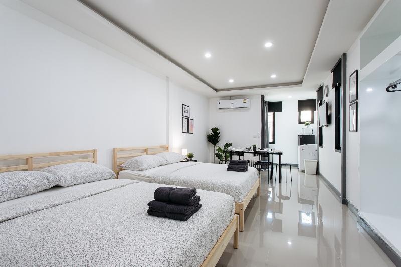 P4 Silom Large 2beds full kitchen WIFI 4-6pax - main image