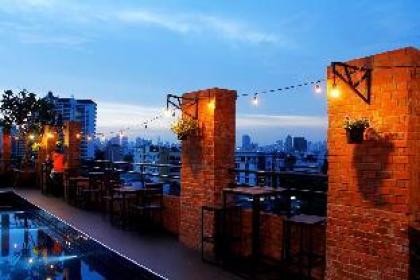 Best Ekamai Sukhumvit New 1 Bedroom  Living Area - image 12