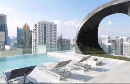 Luxury beautiful 1 bed apt3-min walk to sky train - image 11