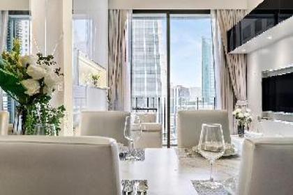 Luxury beautiful 1 bed apt3-min walk to sky train - image 12