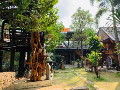 Traditional Thai Wooden House - Lux King Size