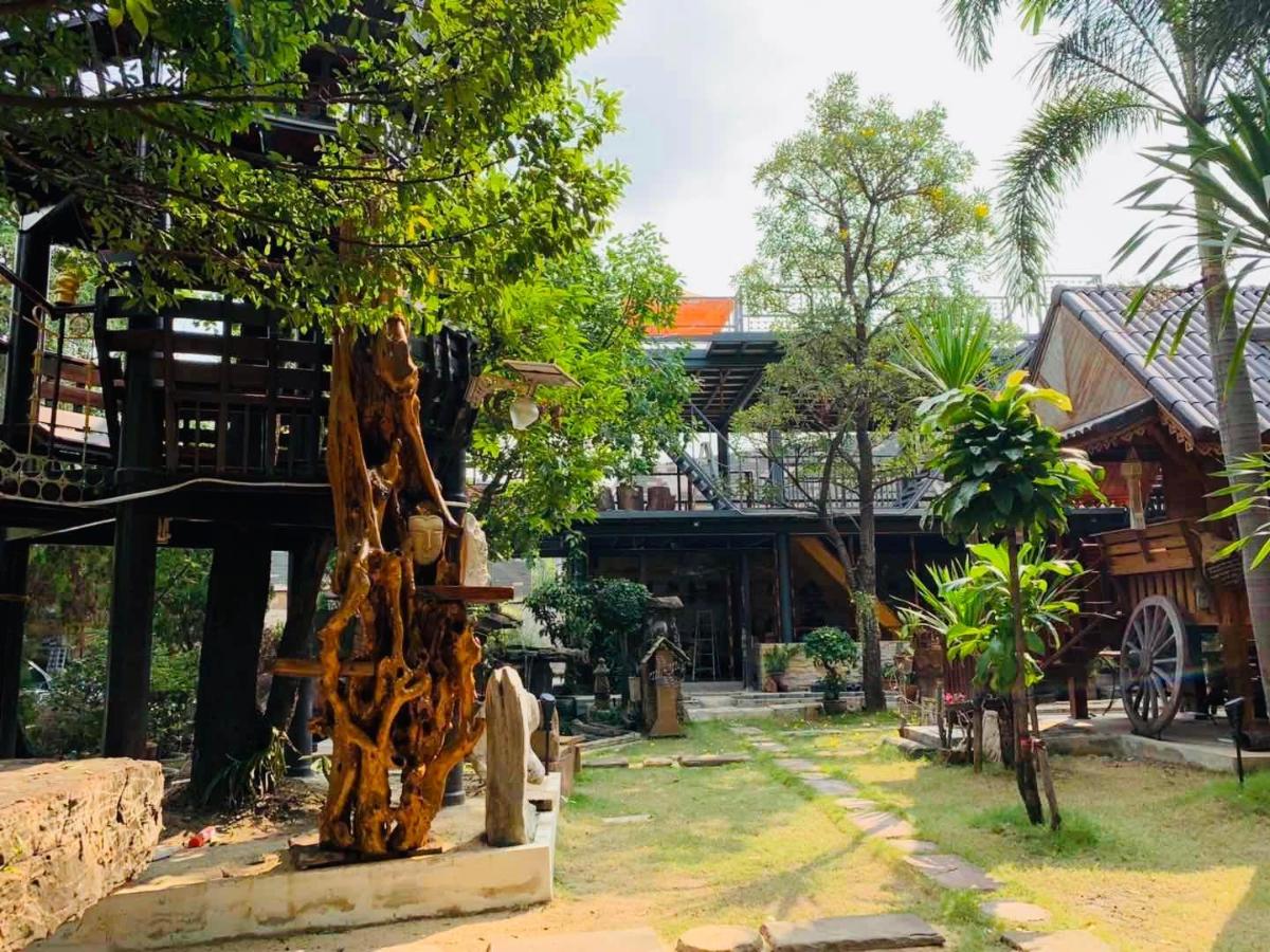 Traditional Thai Wooden House - Lux King Size - main image