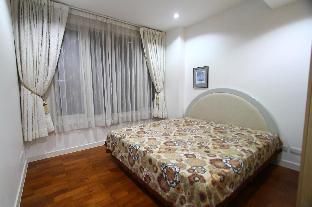 2BR BTS Promphong Sukhumvit 24 - image 3