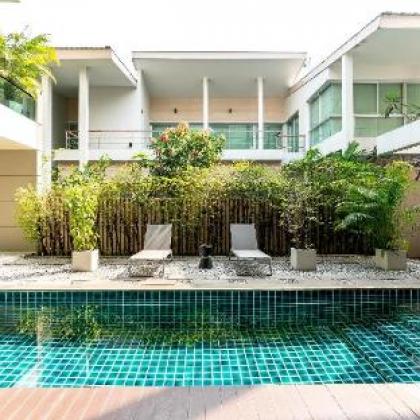 Bangkok central pool villa - image 17