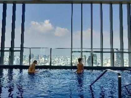 Rooftop pool gym luxury bathtube   1BR 741 @BTS - image 16