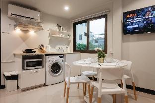 S3 Silom central large room full kitchen WIFI - image 3