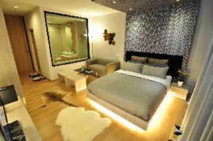 1 Bedroom near Subway and skytrain BANGKOK - image 11