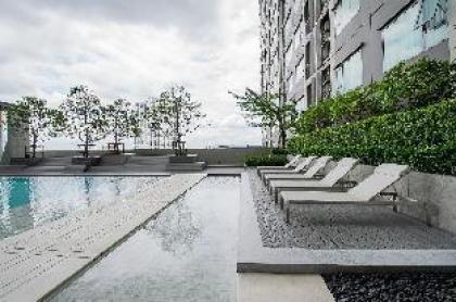 Aspire Sathorn Condo - image 9