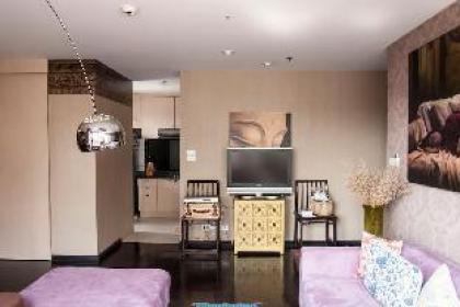 Chic Luxurious 1BR in Upscale Area - image 6