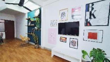 SPACIOUS TOWNHOUSE/5 GUESTS - 5 MINS TO BTS - image 14