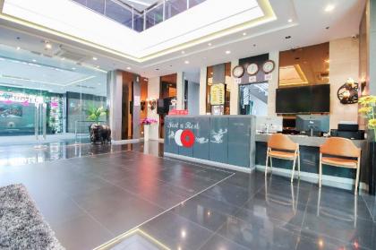 Nest n Rest Hotel - image 9