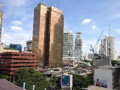 Premium Residence at Sukhumvit 26 - image 13