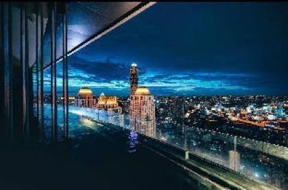 Rooftop Infinity Sky Pool  Near to Central World - image 16