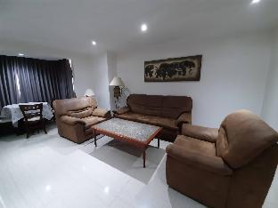 1 Bedroom Apartment Sukhumvit Soi 4 - image 5