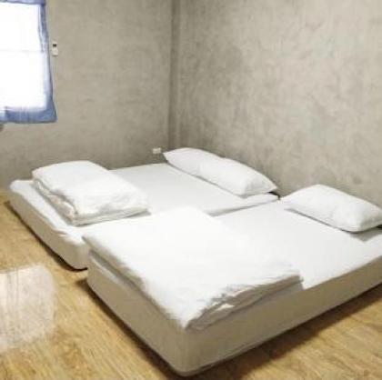 2 BIG BEDS 4 PEOPLE NEAR BTS Chongnonsi - image 8