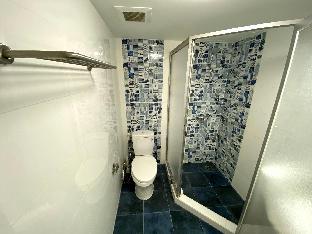 Large apartment [Newly Renovated] close to airport - image 6