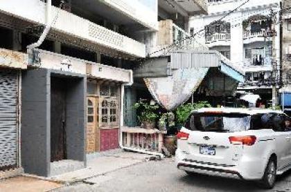 (E)TukTuk House 4 Bedrooms  250m from MRT Sirikit - image 12