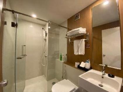 blossom condo-Twin Bed room ¿Surasak BTS @ Sathorn - image 3