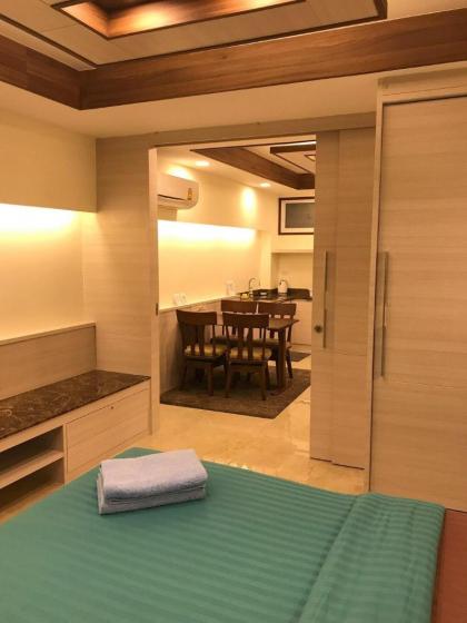 Family Room Condo NR Shopping@Platinum  FreeWifi - image 4