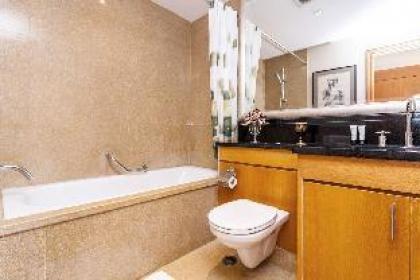 Serviced  2 Bed  SCENIC SKY VILLAS - image 3