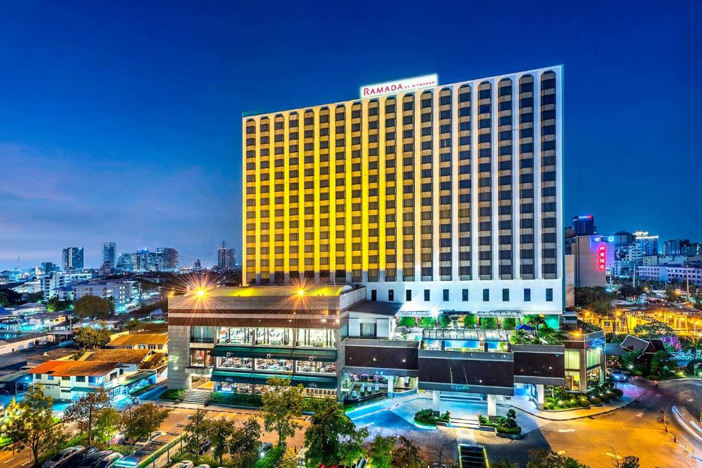 Ramada by Wyndham Bangkok Chaophya Park - main image