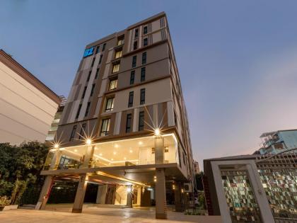 B2 Huai Khwang Premier Hotel - image 1