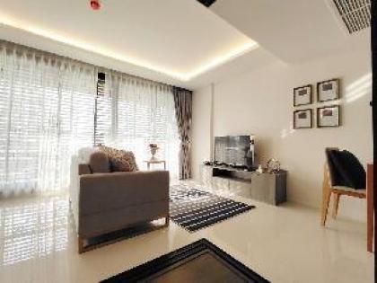 CENTRAL BANGKOK 2 beds@BTS Asok&MRT SUKHUMVIT(08) 