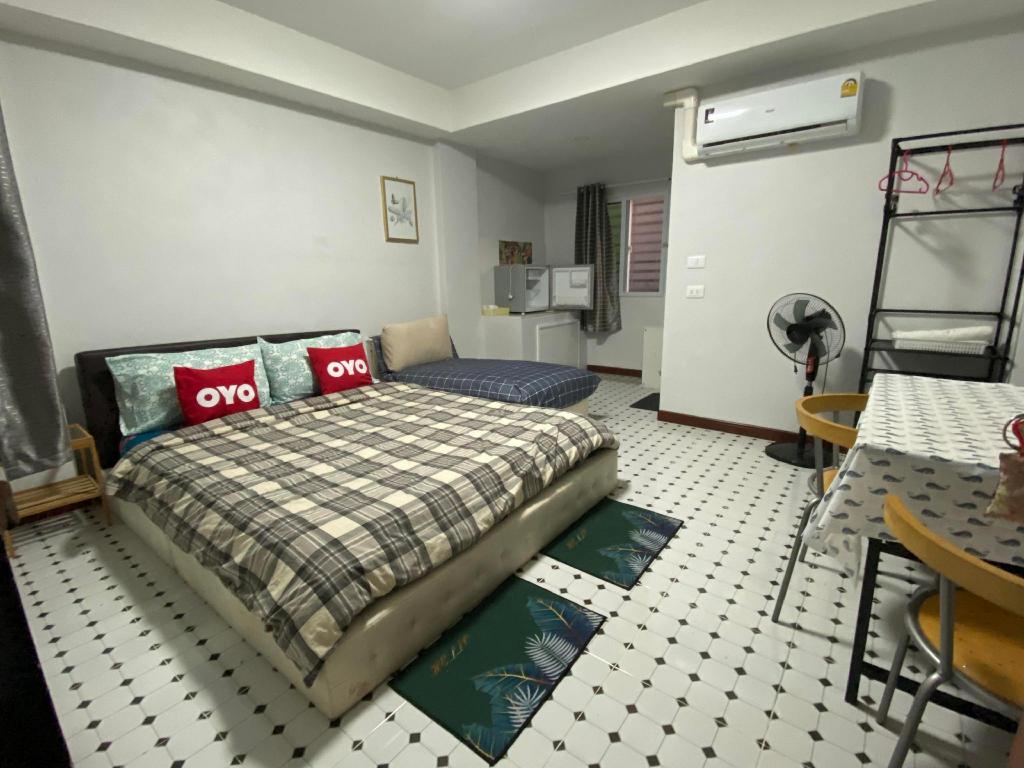 OYO 75396 Look Shine Apartment - main image