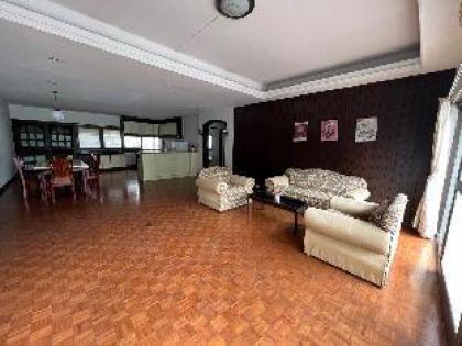 Very Close to Bamrungrad Hospital! 150SQM/2BR - image 20