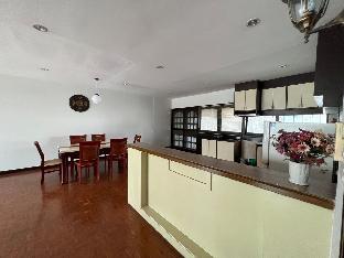 Very Close to Bamrungrad Hospital! 150SQM/2BR - image 5