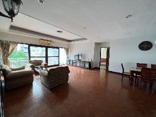 Very Close to Bamrungrad Hospital! 150SQM/2BR - image 7