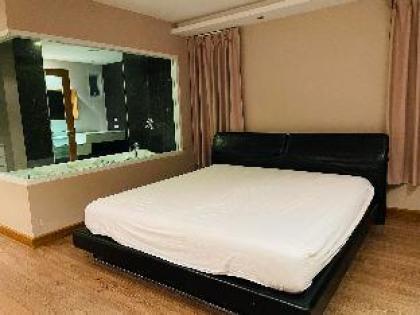 For rent!! 180 sqm. Cheapest Penthouse in Bangkok - image 14