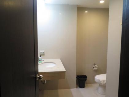 7D - 2bedrooms3baths Near Mrt Downtown Bangkok - image 17