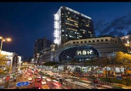 BTS NanaTourist HiLightLively Sukhumvit rdMalls - image 16