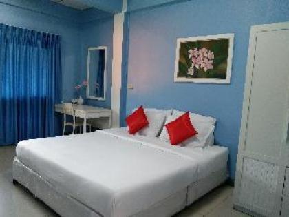 waterside boutique hotel - image 2