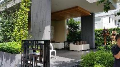 Entire house - 5 stars 1 BedroomTub BathShower Bangkok Downtown Near Emquartier Shopping Mall - image 19