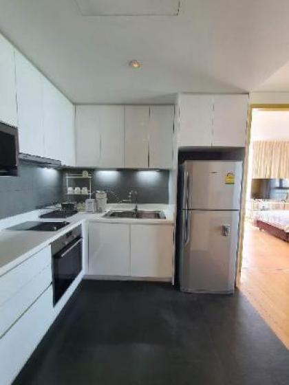 Luxury 1BR Condo near Thong Lo BTS pet friendly - image 14