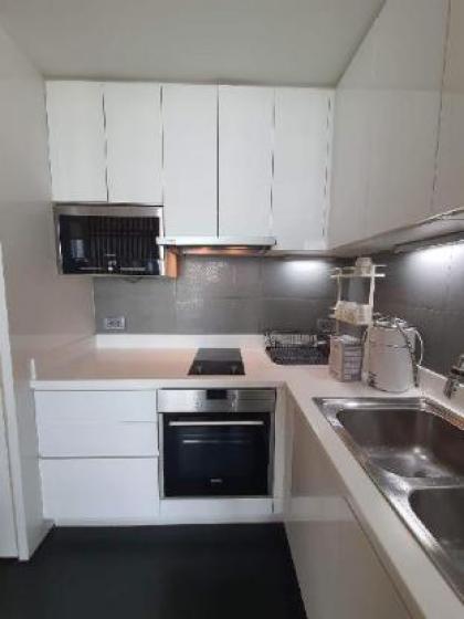 Luxury 1BR Condo near Thong Lo BTS pet friendly - image 16