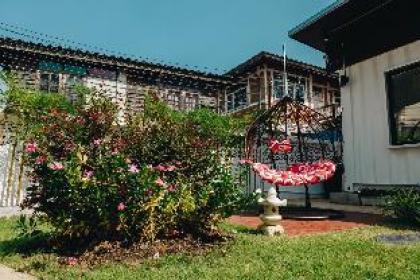 garden-style 20 container homestay near MRT - image 12