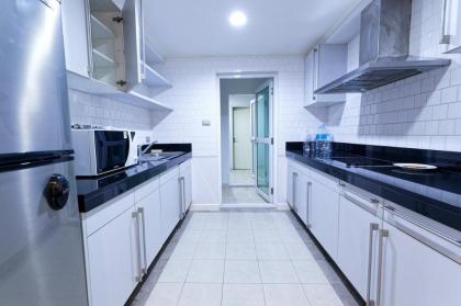 Three bedroom apartment in Ploenchit - image 14