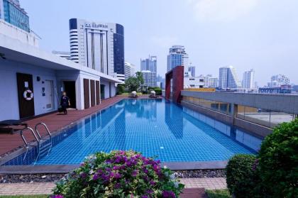 Three bedroom apartment in Ploenchit - image 4