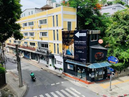 Thonglor Suites Hotel - image 15