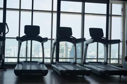 Rooftop pool gym luxury cozy studio Free Wifi  612 - image 9