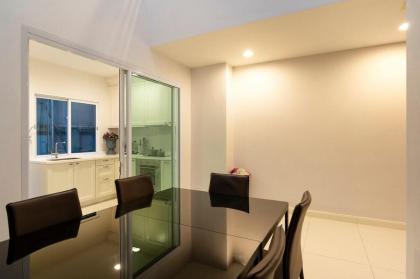 Breezy Haus in Asoke: Pool walk to BTS/MRT: Spc I - image 17