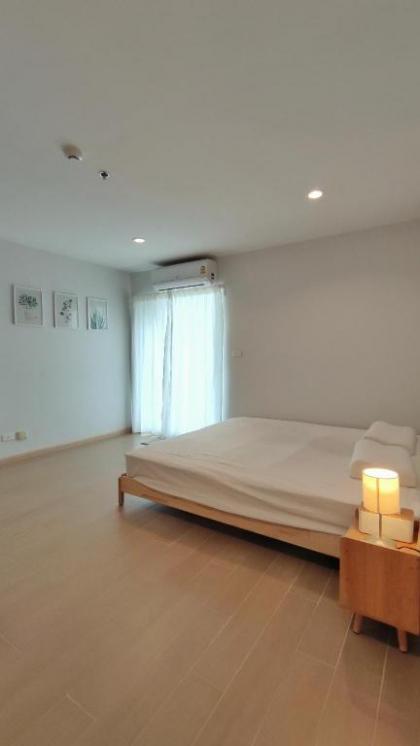 Cozy 1-bedroom condo close to MRT near Jatuchak - image 17