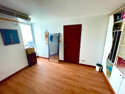 2-bedroom near BTS Phayathai and Victory Monument - image 18